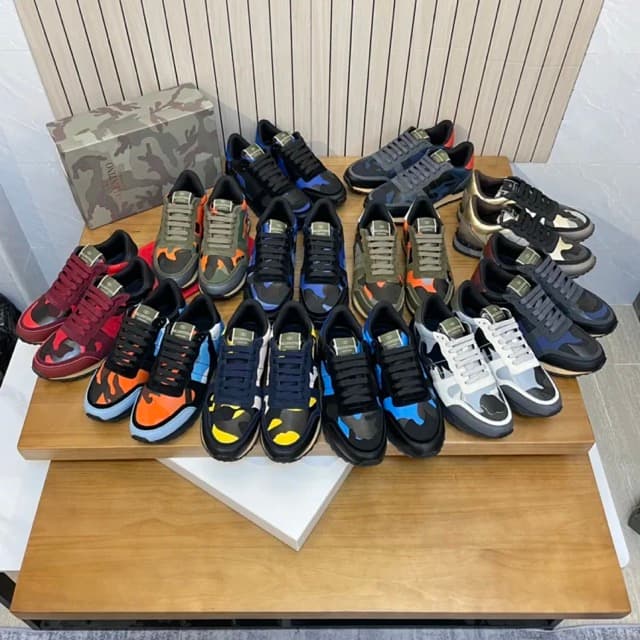 Valentino 29 colorways